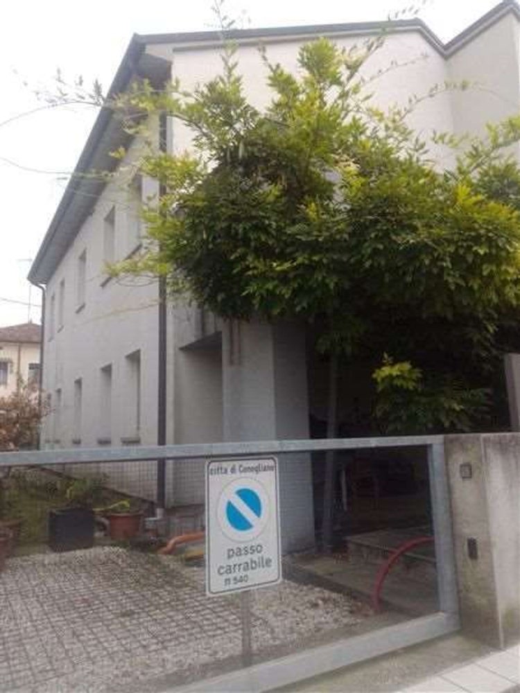 6 rooms Apartment in Conegliano, Italy No. 299020