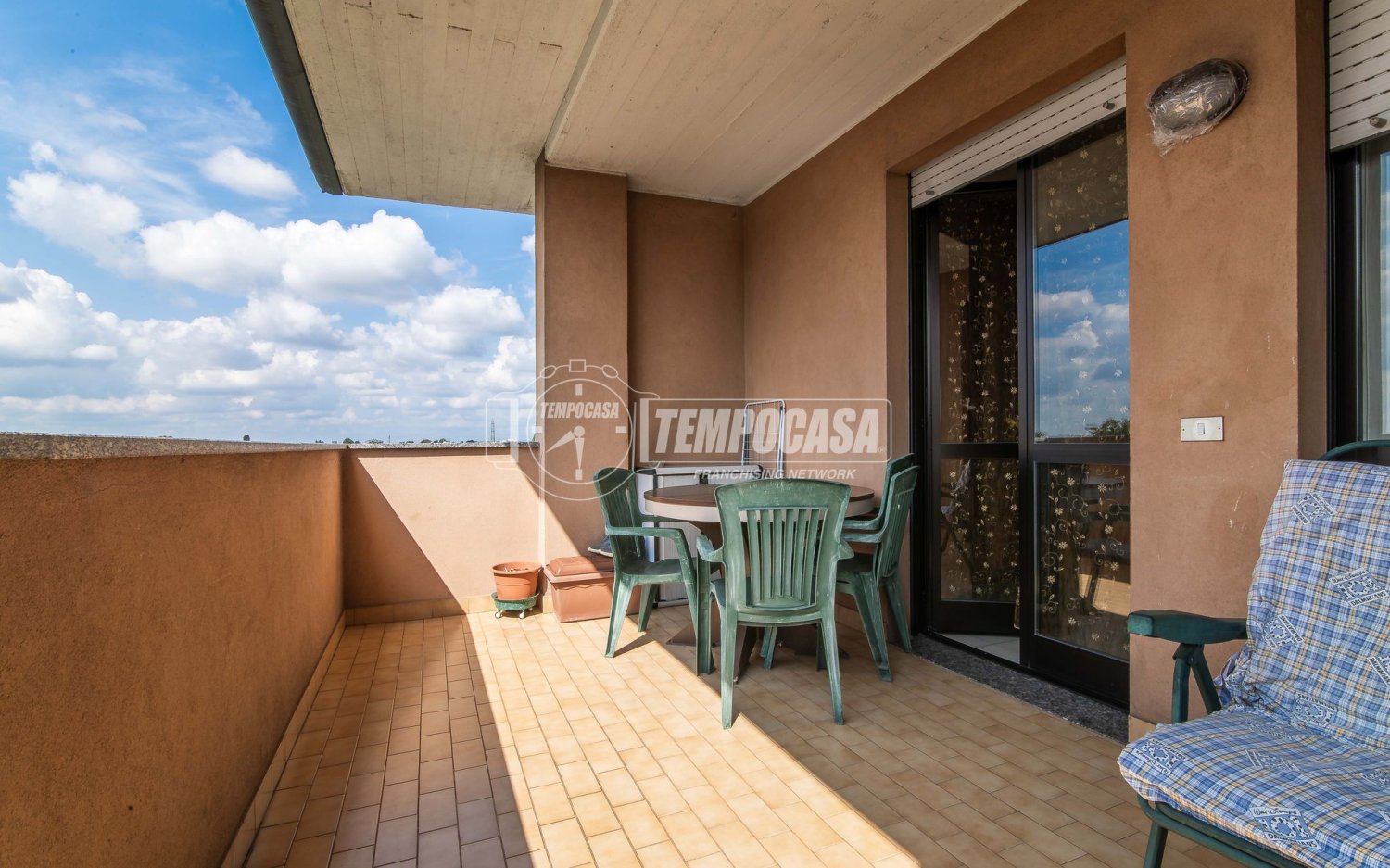 3 bedrooms Apartment in Saronno, Italy No. 328715