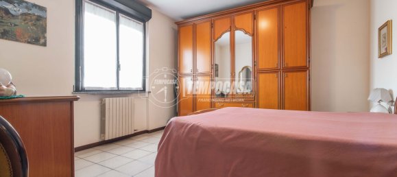 3 bedrooms Apartment in Saronno, Italy No. 328715 9
