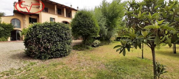 Дом с 6 комнатами в Латерина Перджине Вальдарно, Италия № 228202 7