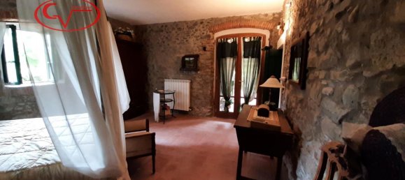 Дом с 6 комнатами в Латерина Перджине Вальдарно, Италия № 228202 14