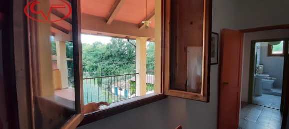 Дом с 6 комнатами в Латерина Перджине Вальдарно, Италия № 228202 24