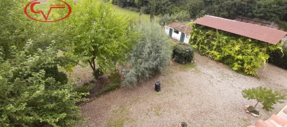 Дом с 6 комнатами в Латерина Перджине Вальдарно, Италия № 228202 34