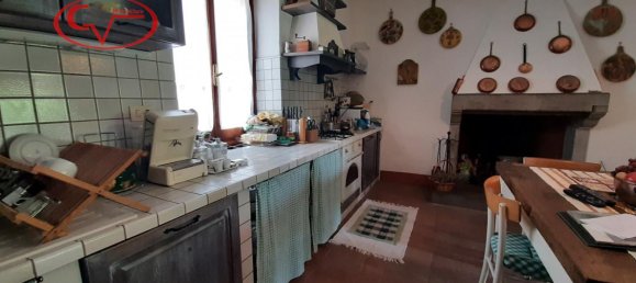 Дом с 6 комнатами в Латерина Перджине Вальдарно, Италия № 228202 48