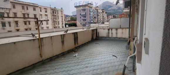 4 Schlafzimmer Wohnung in Palermo, Italy, Nr. 351634 4