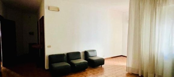 7 rooms Apartment in Palermo, Italy No. 32311 14
