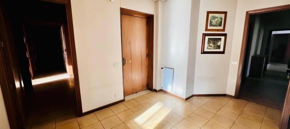 7 rooms Apartment in Palermo, Italy No. 32311 2