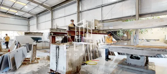 Fabrik in Al Quoz, UAE 2323m², Nr. 97749 17