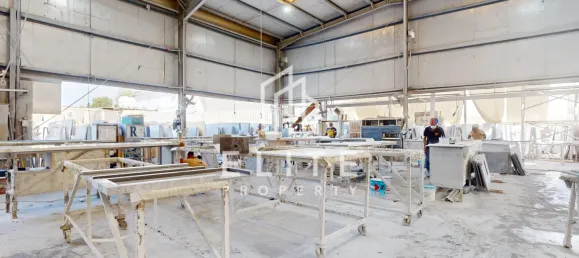 Fabrik in Al Quoz, UAE 2323m², Nr. 97749 22