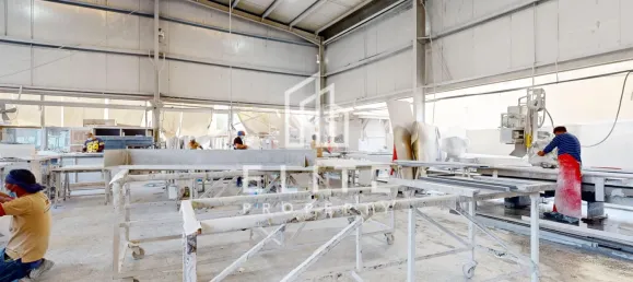 Fabrik in Al Quoz, UAE 2323m², Nr. 97749 20