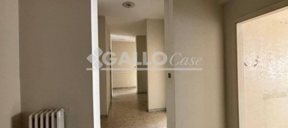 Apartamento de 4 dormitorios en Cosenza, Italy No. 161457 3