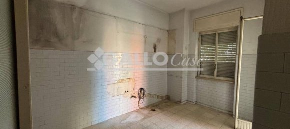 Apartamento de 4 dormitorios en Cosenza, Italy No. 161457 8