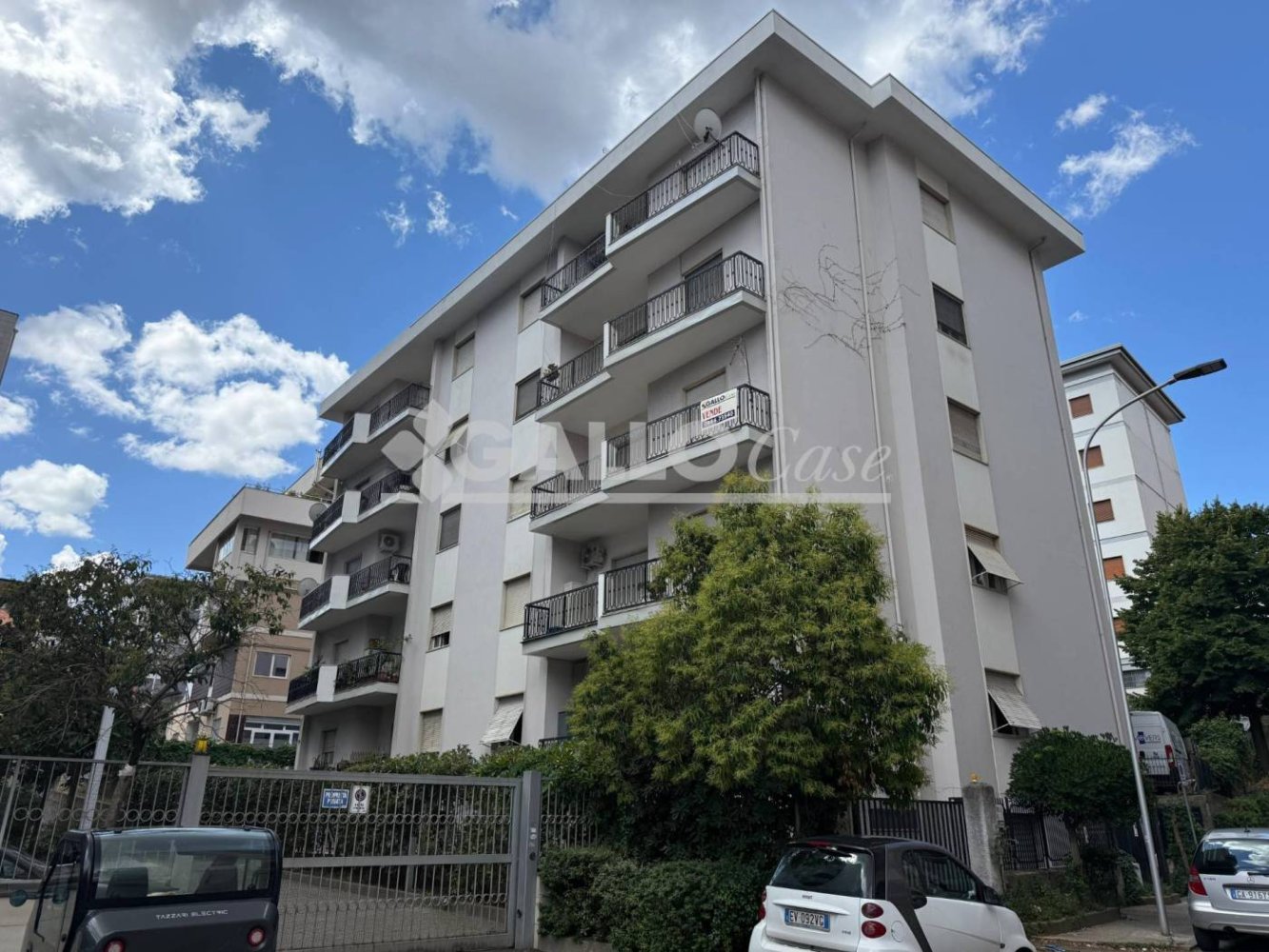 Apartamento de 4 dormitorios en Cosenza, Italy No. 161457