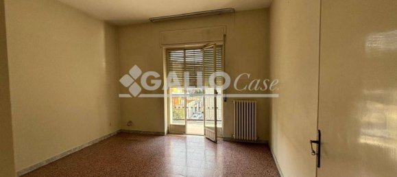 Apartamento de 4 dormitorios en Cosenza, Italy No. 161457 4