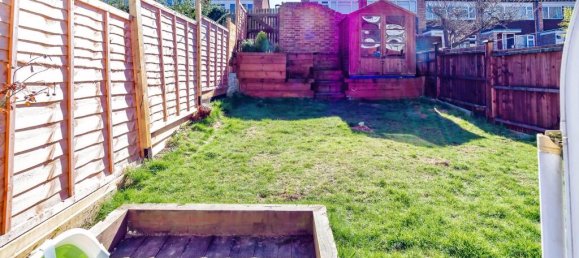 3 Schlafzimmer Haus in Croydon, United Kingdom, Nr. 8105 9