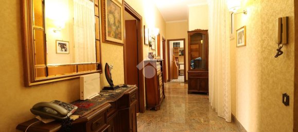Apartamento de 3 habitaciónes en Genzano di Roma, Italy No. 4732 2