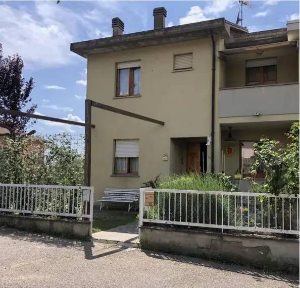 5 rooms House in Foiano della Chiana, Italy No. 318205