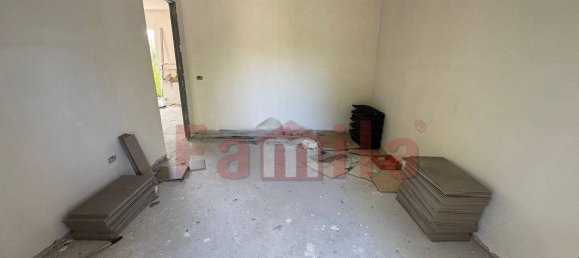 5 bedrooms Villa in Avella, Italy No. 323650 12