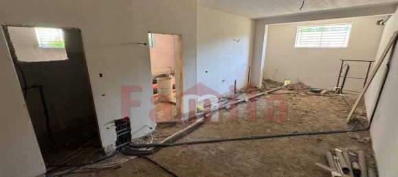 5 bedrooms Villa in Avella, Italy No. 323650 7