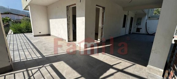 5 bedrooms Villa in Avella, Italy No. 323650 2