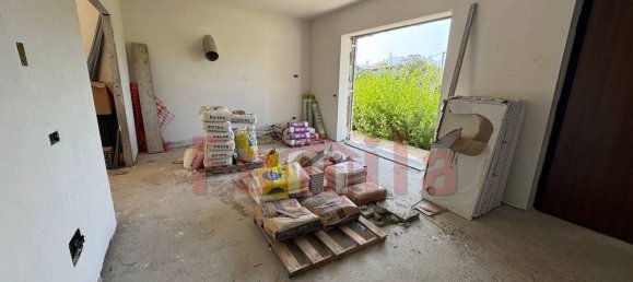 5 bedrooms Villa in Avella, Italy No. 323650 9