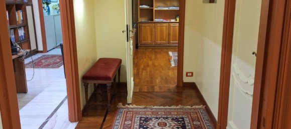 5 bedrooms Apartment in Turin, Italy No. 327702 21