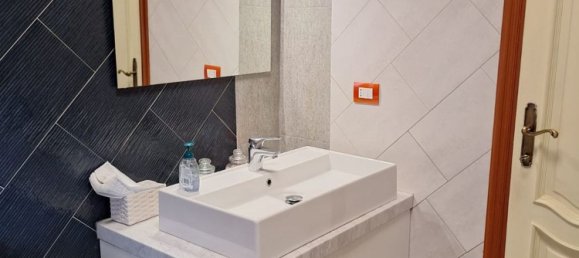 5 bedrooms Apartment in Turin, Italy No. 327702 26