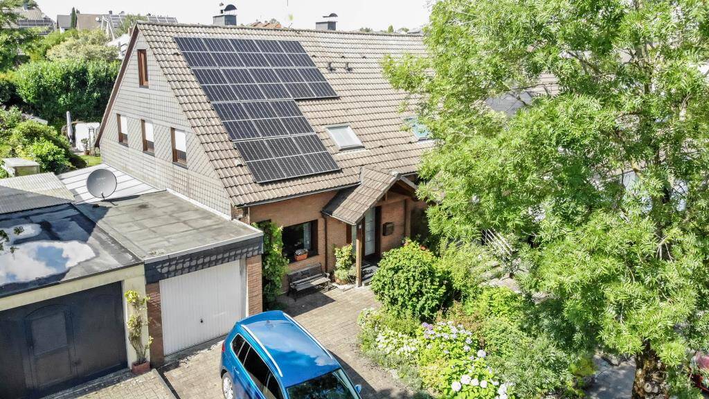 Таунхаус с 5 комнатами в Burscheid, Германия № 248567