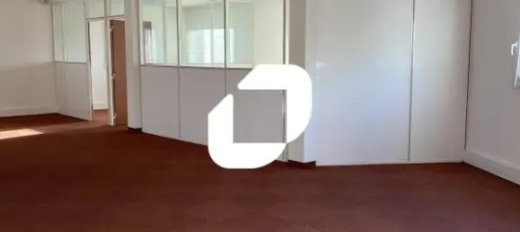 405m² Office in Sassenage, France No. 302418 8