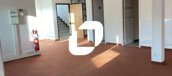 405m² Office in Sassenage, France No. 302418 7