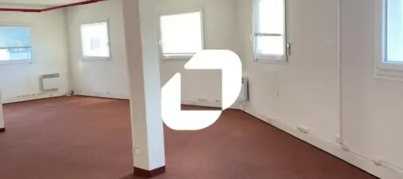 405m² Office in Sassenage, France No. 302418 12