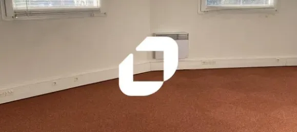 405m² Office in Sassenage, France No. 302418 9