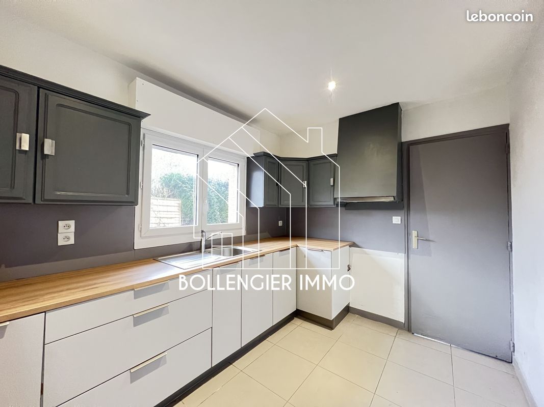 3 bedrooms Townhouse in Hazebrouck, France No. 45959