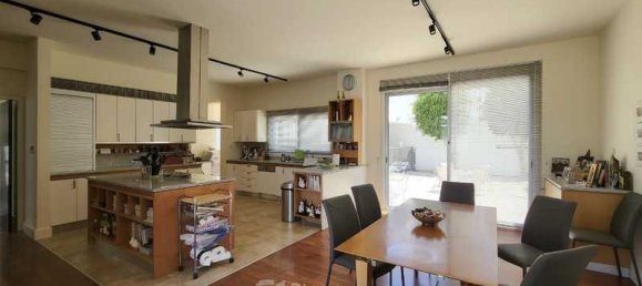 5 bedrooms Villa in Strovolos, Cyprus No. 21172 5