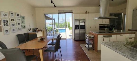5 bedrooms Villa in Strovolos, Cyprus No. 21172 6