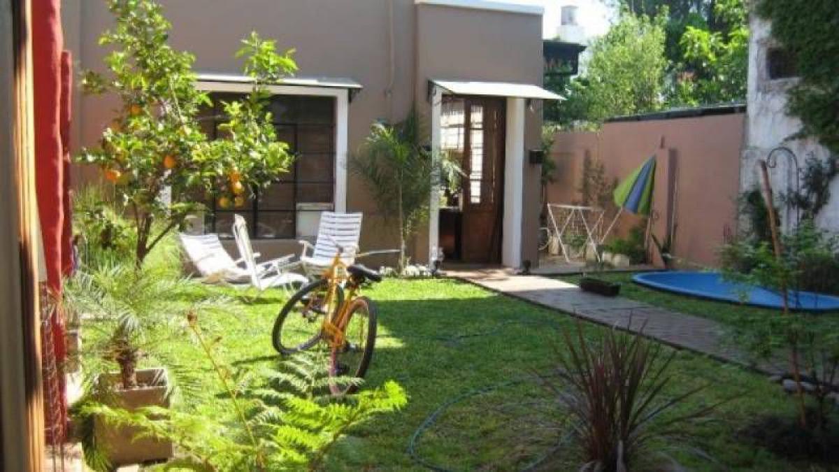 Casa de 2 dormitorios en San Isidro, Argentina No. 18258