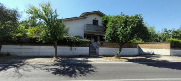 7 bedrooms Villa in Pianella, Italy No. 376905 4