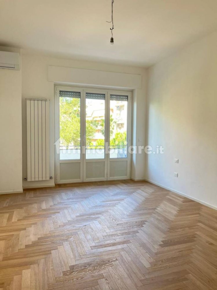 2 bedrooms Apartment in Pescara, Italy No. 339696