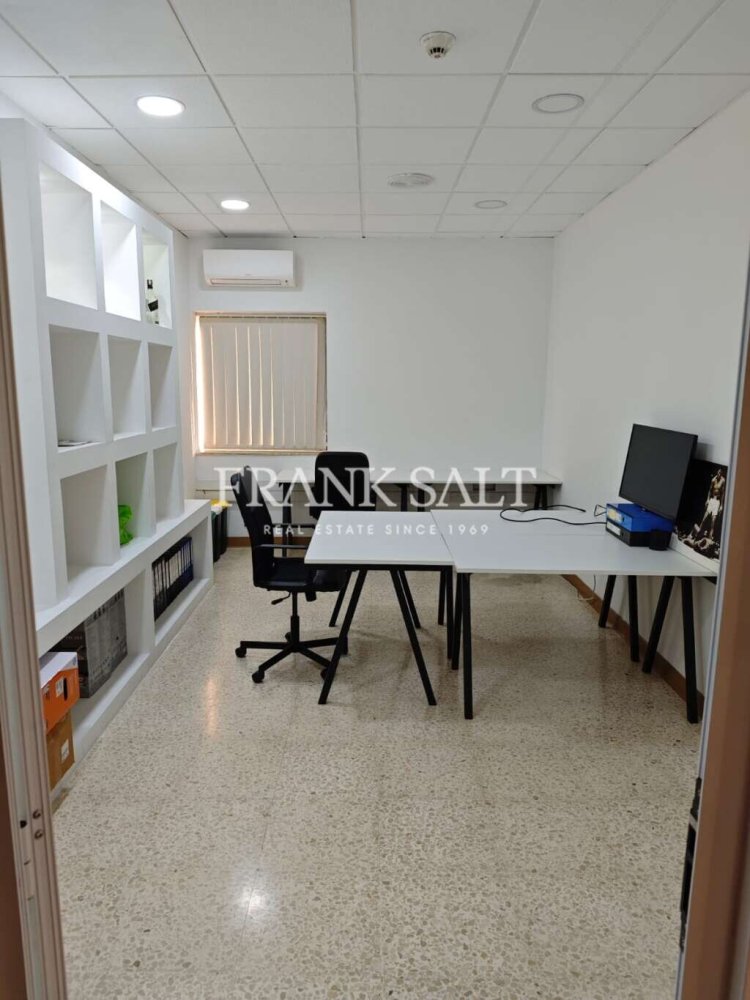 Oficina en Zebbug, Malta No. 13188