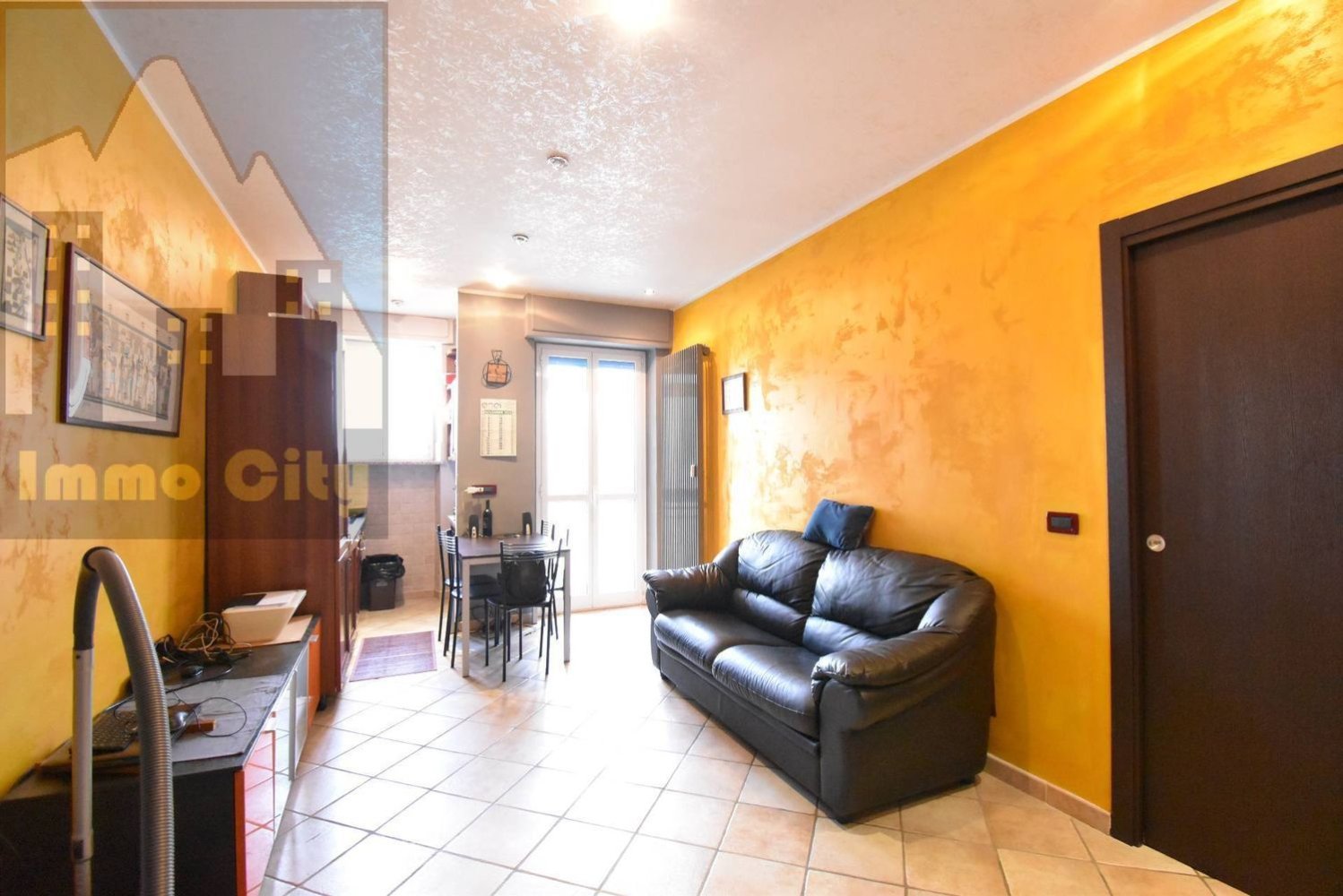 2 rooms Apartment in Turin, Italy No. 126973