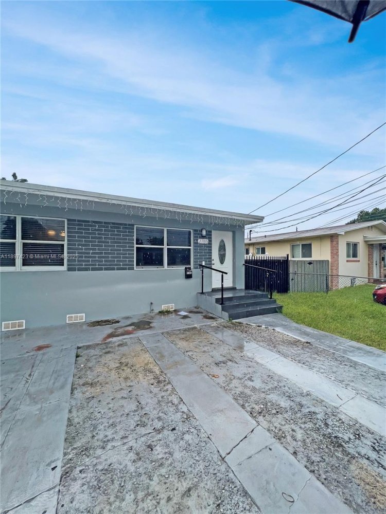 118.91m² Land for sale in Miami, Miami-Dade, Florida, USA № 614230