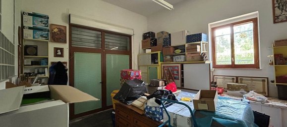4-salle Appartement à Lanciano, Italy No. 80483 6