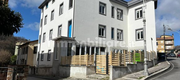 Квартира с 2 спальнями в Фьюджи, Италия № 217015 15