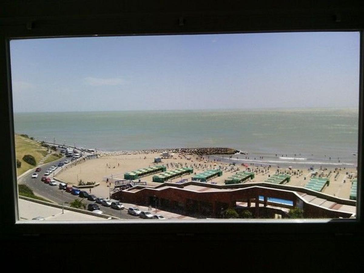 4 bedrooms Apartment in Mar del Plata, Argentina No. 70965