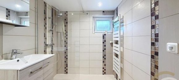 3 bedrooms House in Deville-les-Rouen, France No. 353689 7