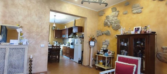 8 bedrooms Villa in Prato, Italy No. 335809 2