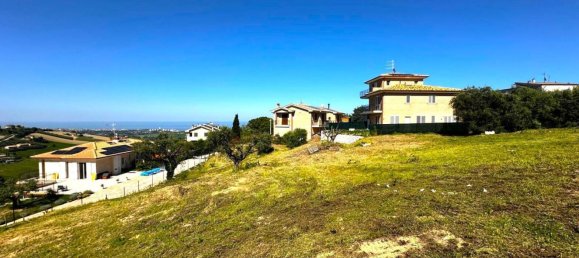  Land in Fermo, Italy No. 315420 10