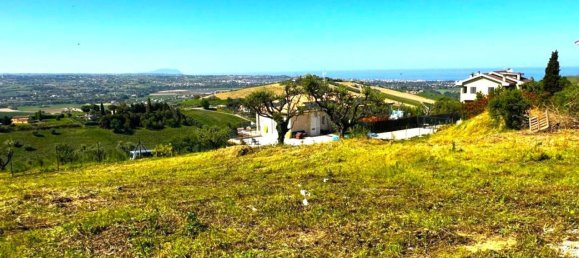  Land in Fermo, Italy No. 315420 6