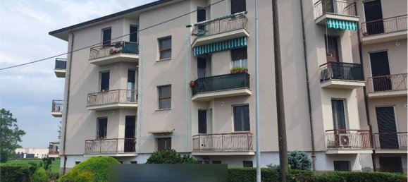 3 rooms Apartment in Crema, Italy No. 313838 20