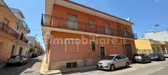 9 غرف نوم منزل في Turi, Italy رقم 334482 42